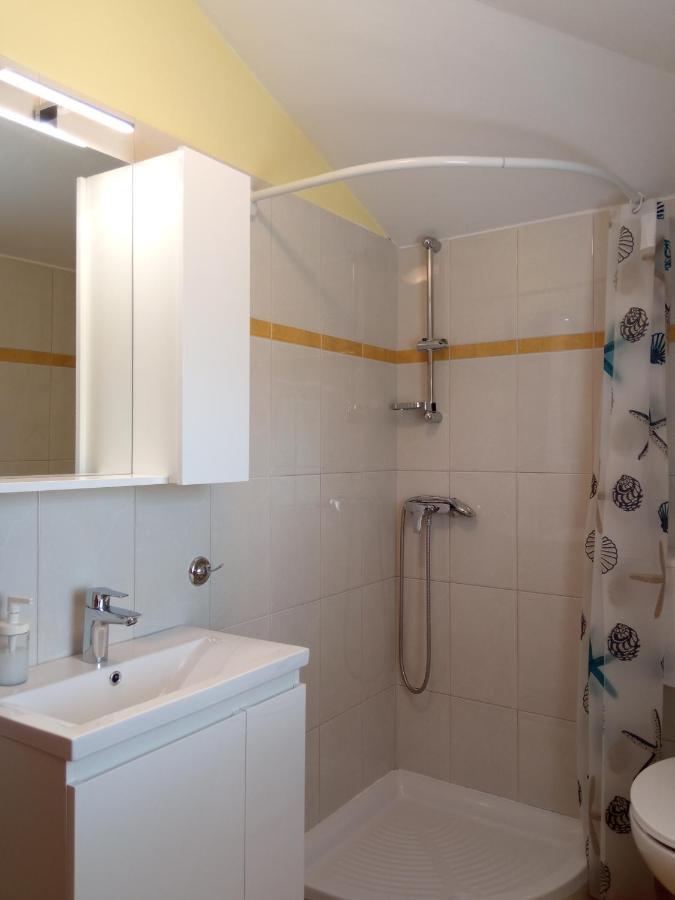 Mladen Apartamento Fažana Exterior foto