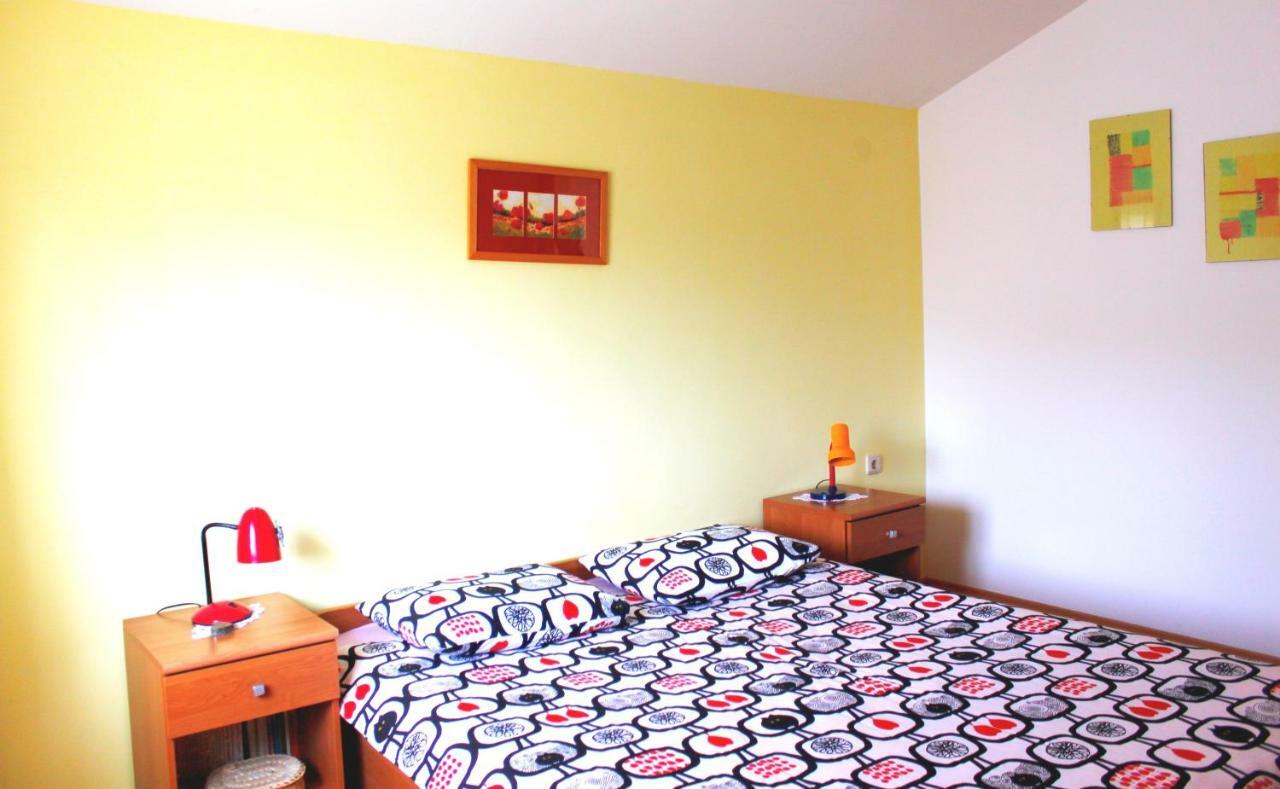 Mladen Apartamento Fažana Exterior foto